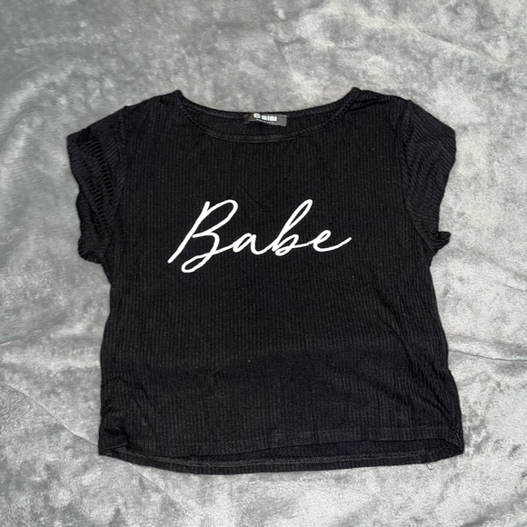 Cropped Tee! - Picture 2 of 3